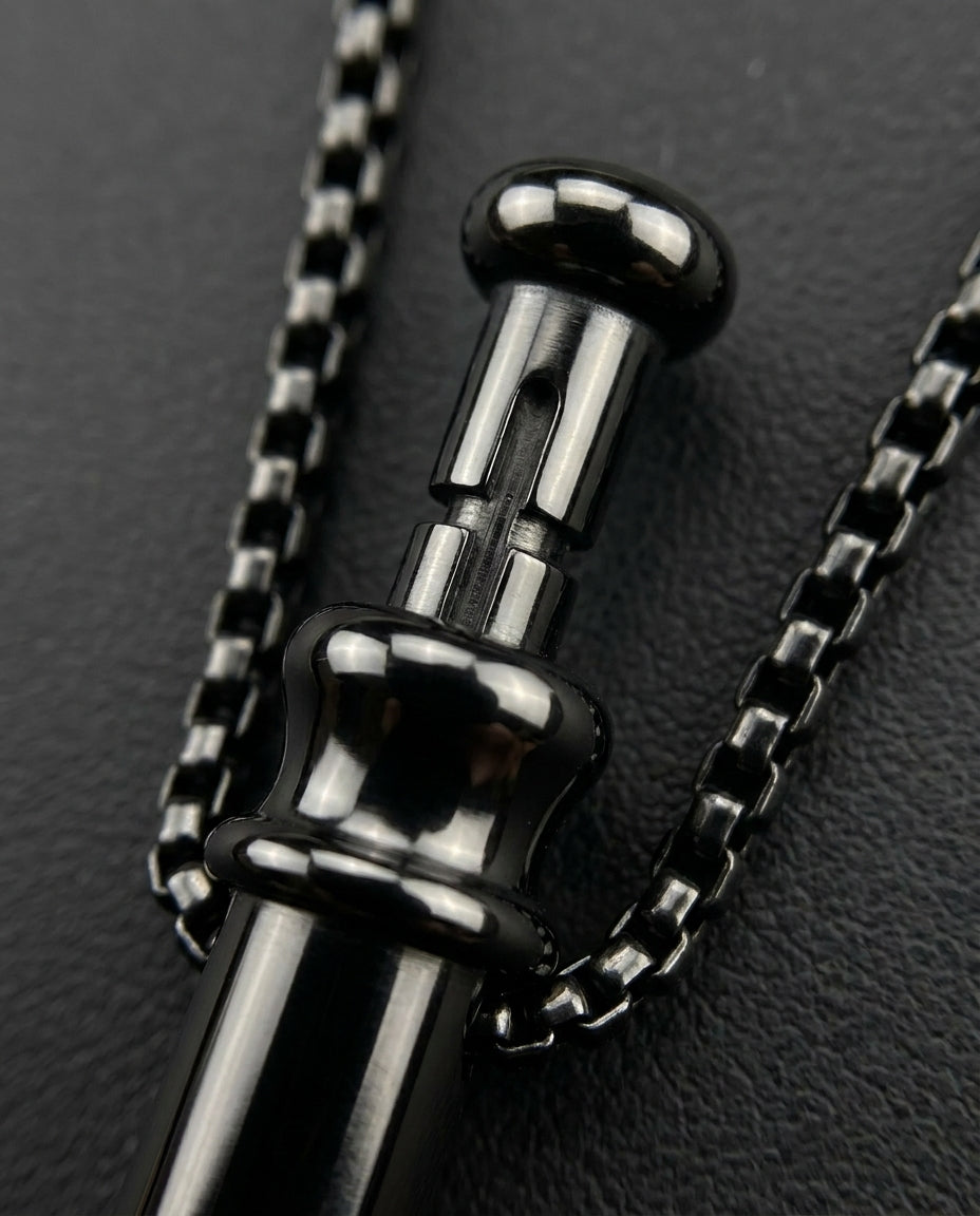 GoBlow Pendant MKII in Black, macro of the bayonet slot
